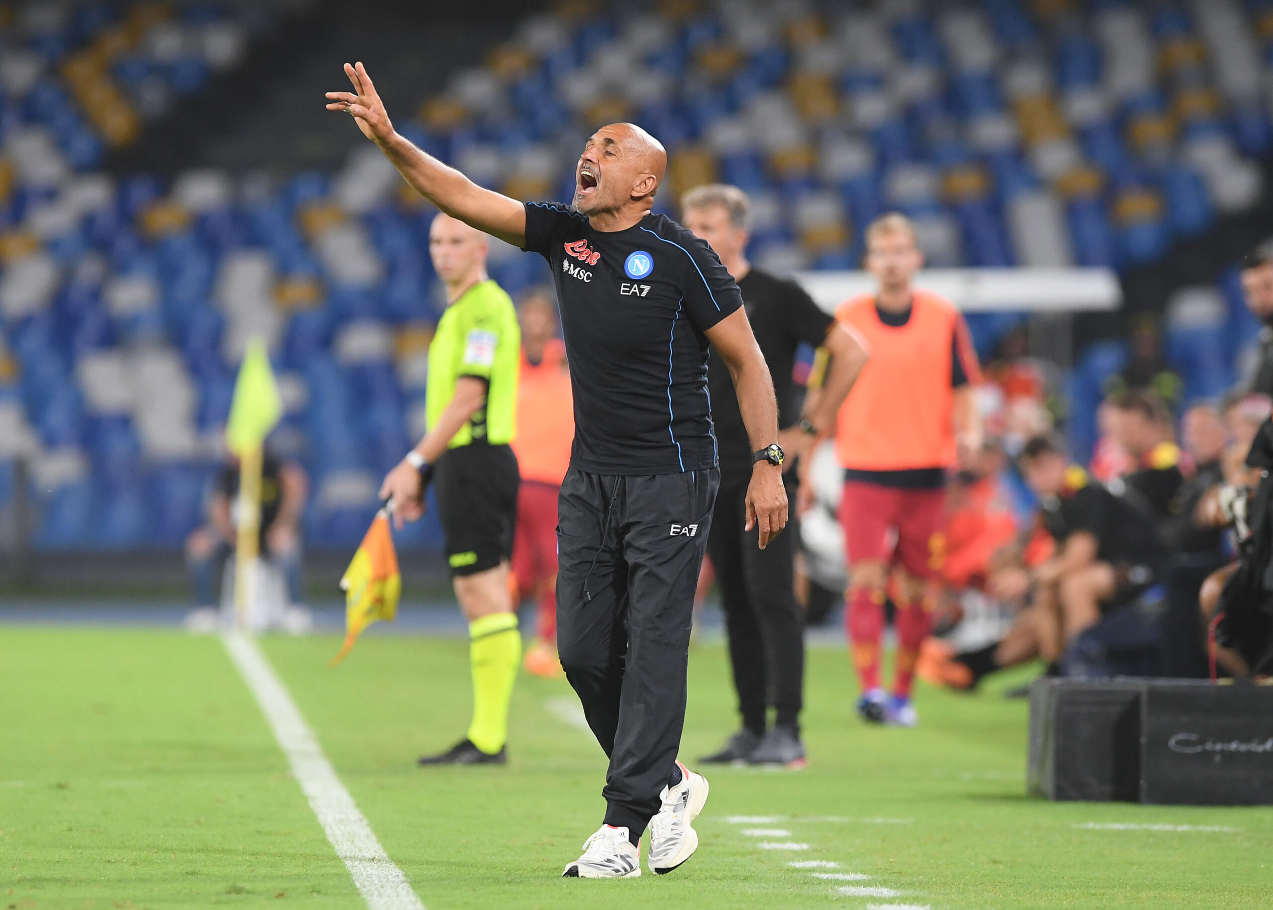 星空体育 China包含夏洛特黄蜂训练开放日，赛前内部沟通引欢呼，CBA常规赛在即，赛程密集仍需轮换的词条