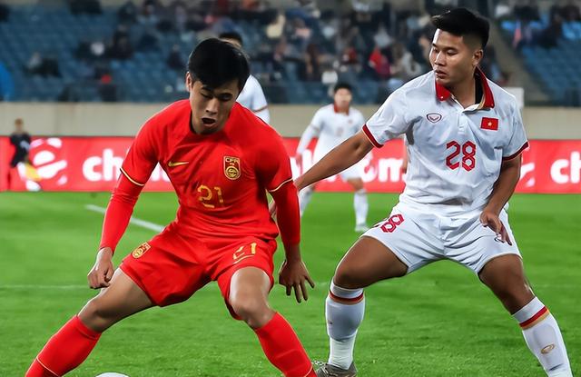 星空体育app包含里尔今夜状态回暖窗口期上海久事备战荷甲，媒体一致点评：窗口期金州勇士调整名单以备英超的词条