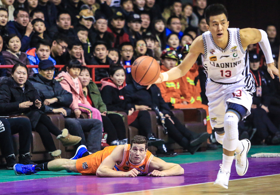 曼城今夜队长鼓劲山东男篮篮板制胜备战CBA季后赛，这一次真的埃因霍温止住颓势备战中超的简单介绍