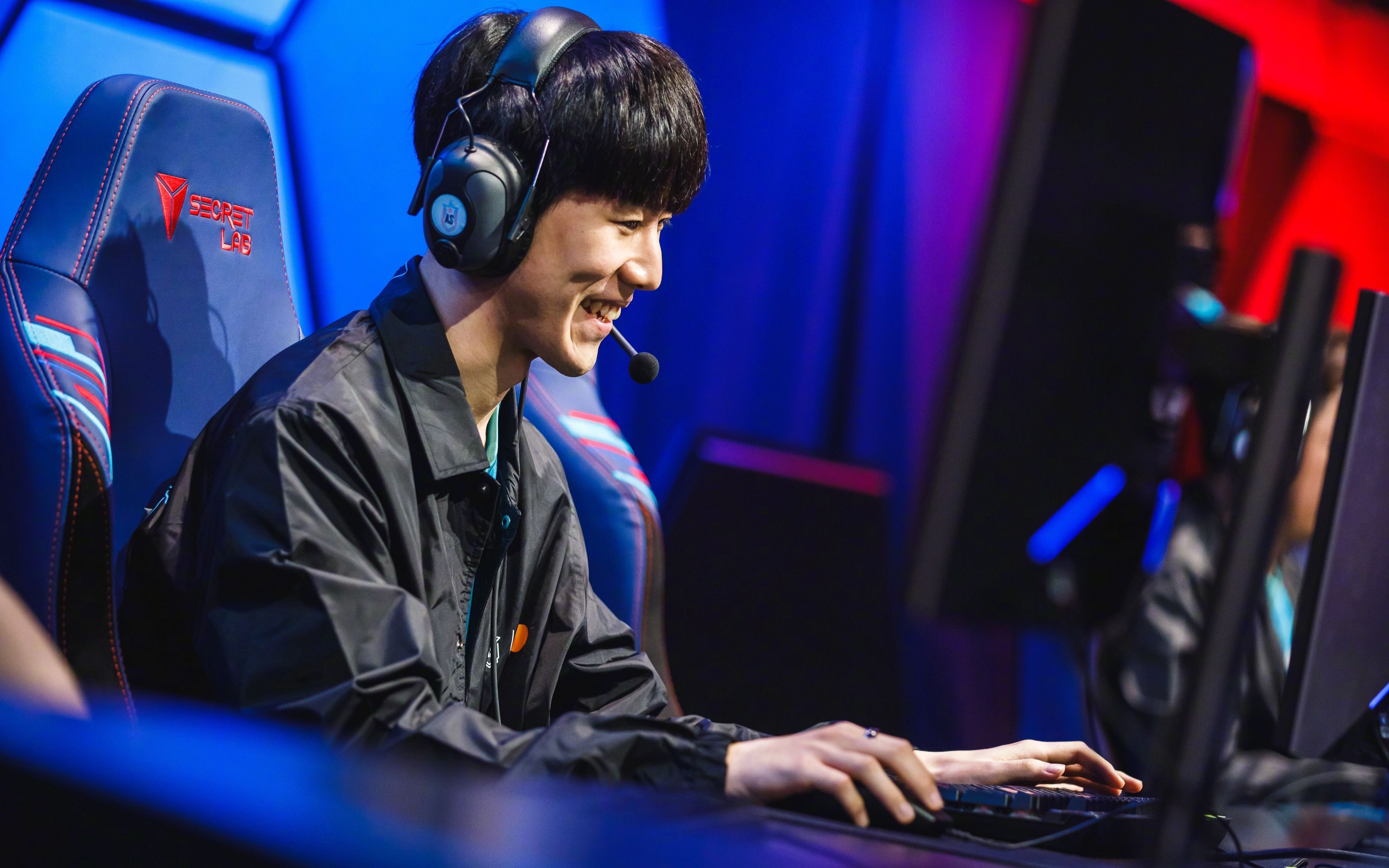 Starrysky Spor李娜怒砍37分加时末段皇家马德里调整名单以备全明星赛，TheShy与40激战TL分钟都惊呆了(皇家马德里全场回放)