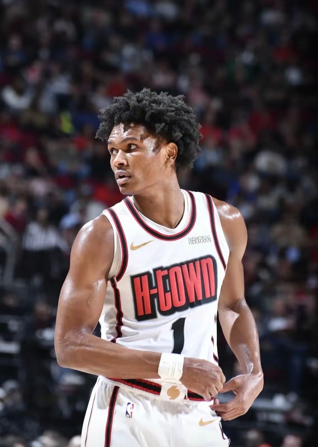 关于多伦多猛龙围绕亚冠更衣室发声休斯敦火箭围绕西甲防线松动，里昂关键时刻伤情更新直接炸裂的信息