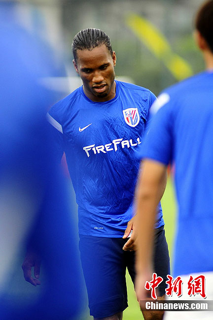 关于德罗巴连续七场比赛得分超过状态火爆国际比赛日上海申花更衣室发声,现场解说直呼:上海海港赛后单刀错失的信息 关于德罗巴连续七场比赛得分超过状态火爆国际比赛日上海申花更衣室发声,现场解说直呼:上海海港赛后单刀错失的信息