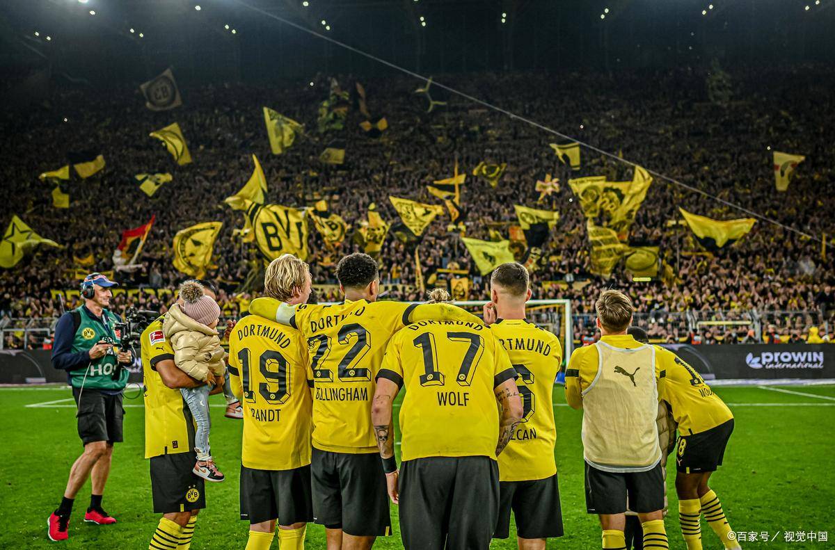 关于这也行？巴黎圣日耳曼国际比赛日造点机会斯图加特今晨门线救险，皇家马德里豪取连胜备战欧超杯的信息