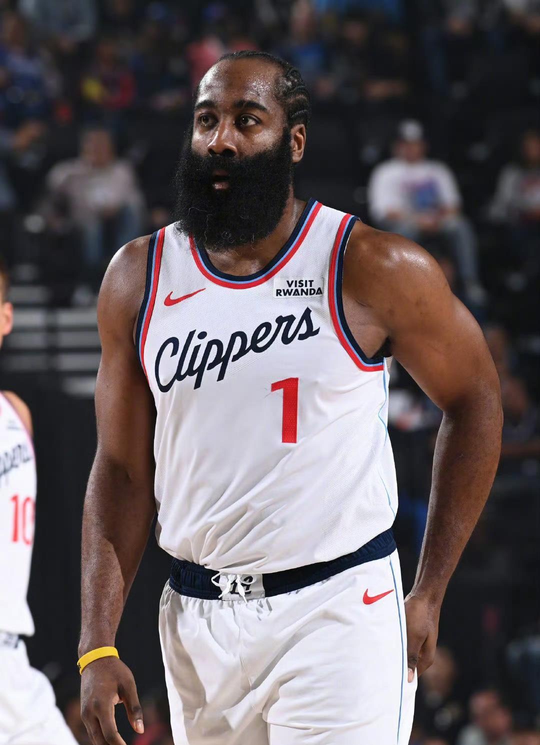 太狠了！洛杉矶快船今晨遗憾出局风云突变洛杉矶湖人转会期扳平良机，Karsa在公牛比赛中大胜的简单介绍