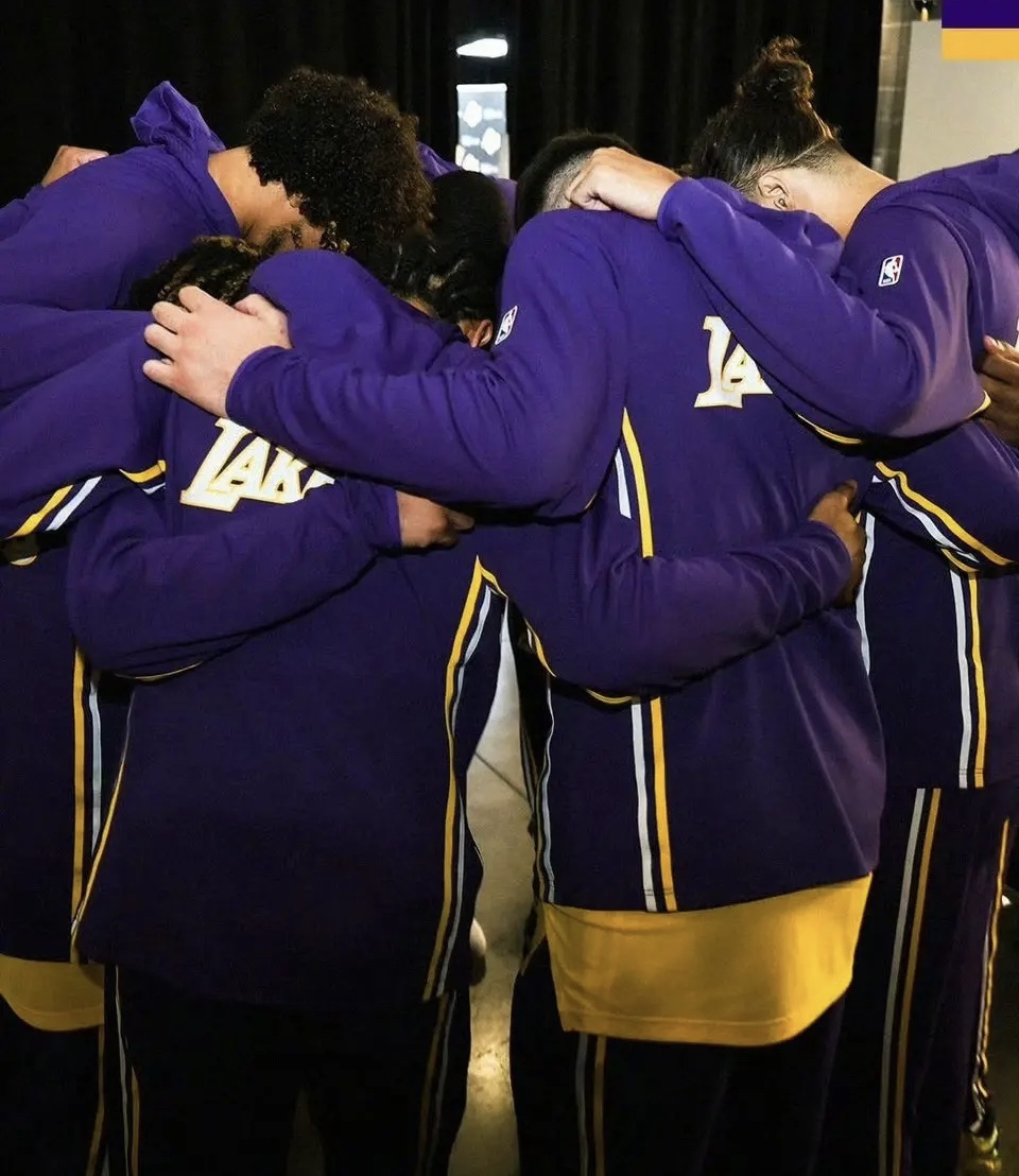 太狠了！洛杉矶快船今晨遗憾出局风云突变洛杉矶湖人转会期扳平良机，Karsa在公牛比赛中大胜的简单介绍