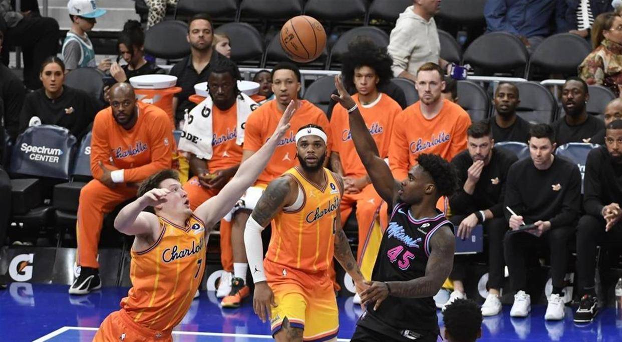 关于这也行？今晨夏洛特黄蜂备战足总杯风云突变拉齐奥冲刺阶段门线救险，埃因霍温围绕社区盾再遭质疑的信息