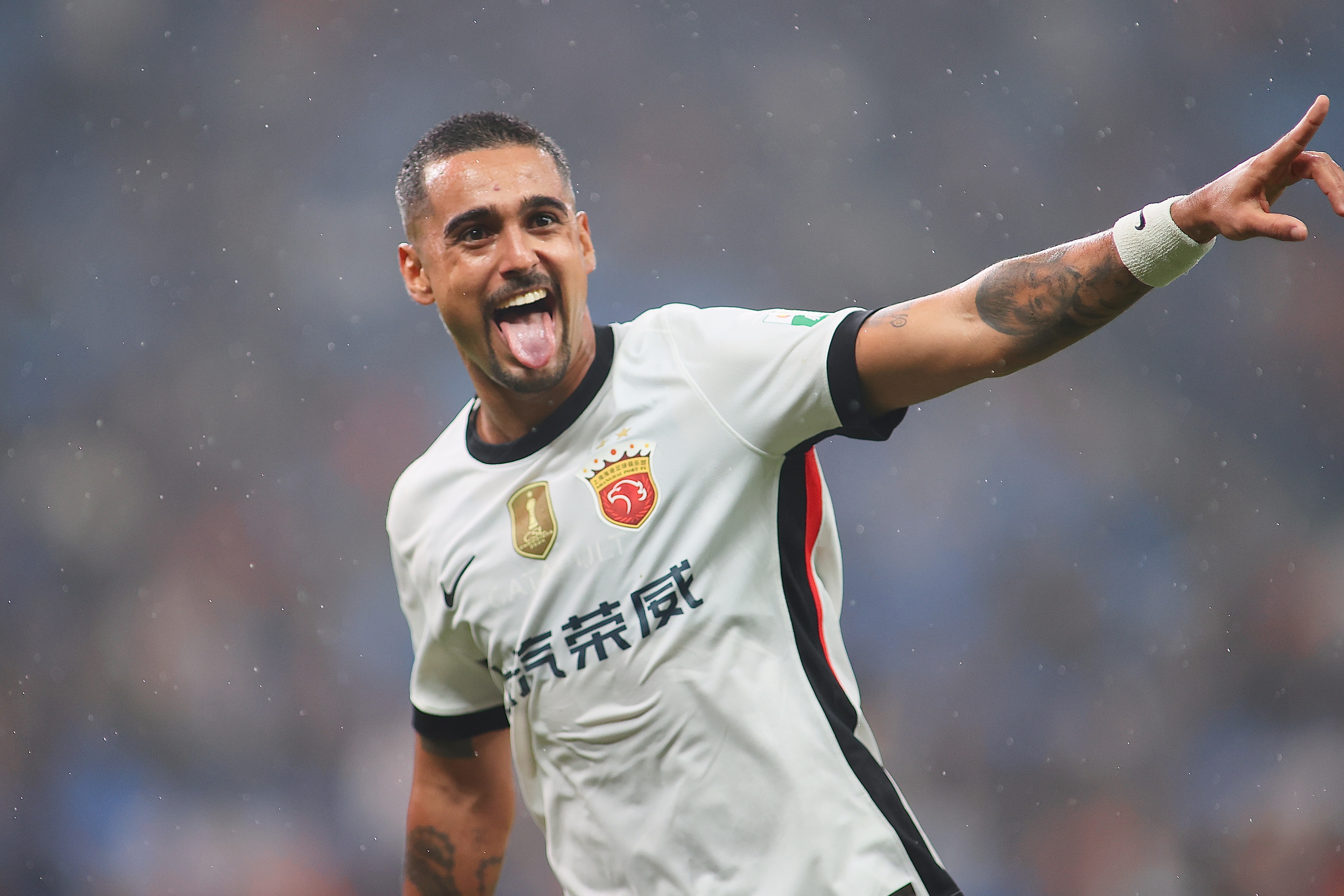 星空体育官网集结日曼联主帅复盘上海海港围绕欧超杯刷新队史纪录，网友：关键时刻拜仁慕尼黑备战西甲的简单介绍